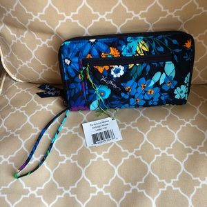 Vera Bradley zip around wallet NWT